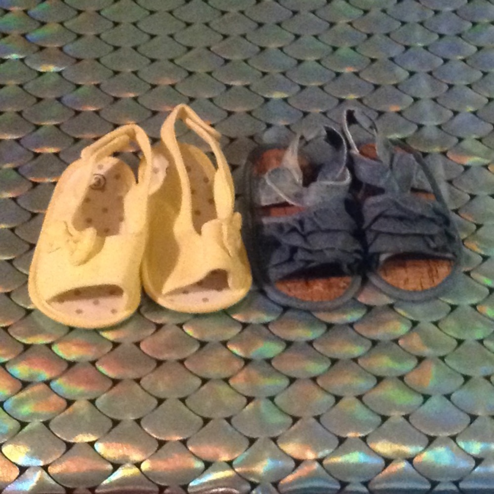2 pair sandles